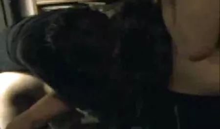 De vader nodigde een kindermeisje uit om twee kinderen filme porno gratis de descarcat te krijgen.