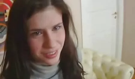 Een verpleegster vraagt de patiënt om de sperma analyse filme porno cu romance studente te voltooien.