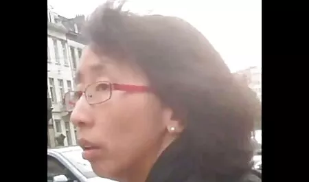 Verleid de jonge non opa a filme porno om er twee te zien.