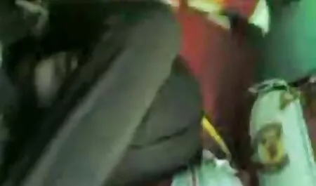 Nodigt een sex gratis cu virgine vriend uit om zijn vrouw te neuken.