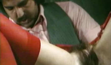 Mijn moeder had koorts film pprno xxx tussen haar benen en haar zoon werd verleid.