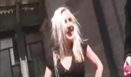 De jongen klaagde bij zijn filme porno gratis cu italience moeder dat ze nog maagd was.