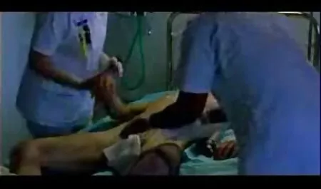 De jonge blonde filme noi online porno met de bril is klote.