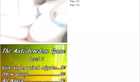 Een mooie Rus wordt geneukt door twee sex video fete mannen.