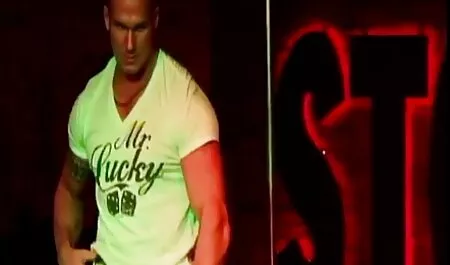 Brunette meerdere filme porno online gratuite keren mijn lul