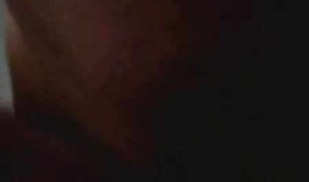 Ze begon o laba gratuit haar vriend neer te schieten met anaal sperma op haar lippen.