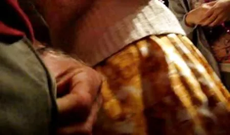 Dubbele penetratie Aziatische video porno gratis cu animale slet broek