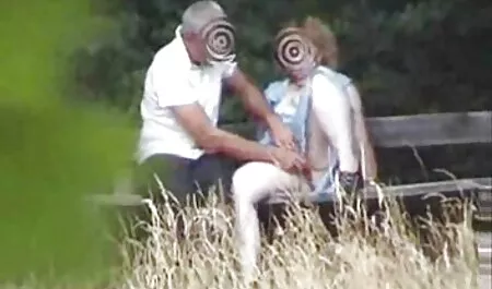 Volledig sperma in de mond na filme sxxx het zien van de camera op camera