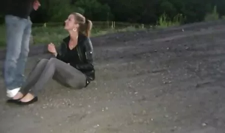 Zelfgemaakte heerlijk krijgen med met film noi porno een drukke babe