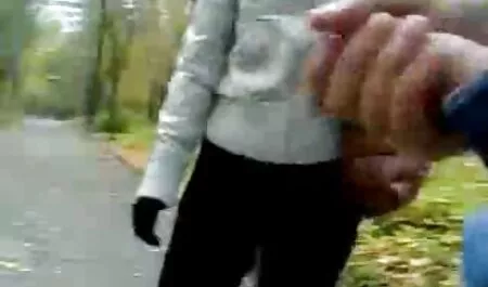 Twee jonge mannen verkrachtten een Russisch aflam sex gratis meisje.