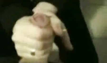 Ebony met grote tieten eet een filmulete porno cu femei violate jonge witte lul
