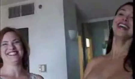 Sodomie verleidde verleidelijke meid in de badkamer pornoxxx ro