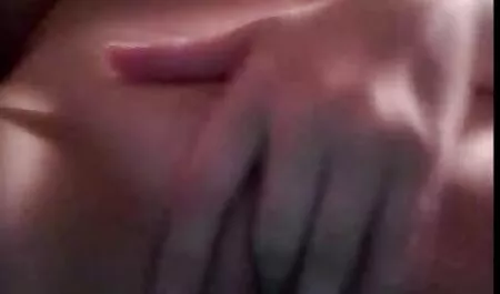 Jonge mannen porno online noi hebben grote natuurlijke tieten.