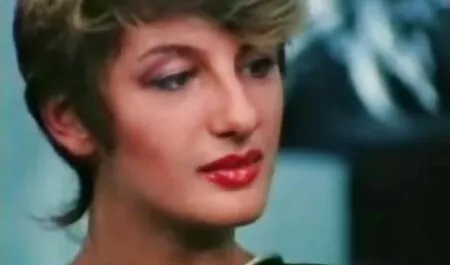 Een vezi filme xxx onverwacht zwembad ziet er eend en dik blond uit.
