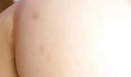 De drie groepen verkrachtten video porno gratis live een jongeman aan de pooltafel.