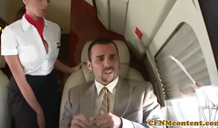 Ze hebben een knappe jongen filme prono cu blonde verkracht die zijn pistool bedreigt.