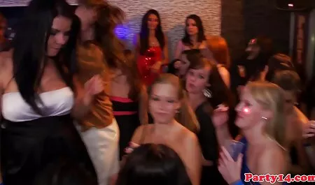 Selectie van pasgetrouwden die naar seks kijken op film porno online hd de huwelijksnacht