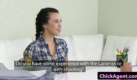 Yuki filme porno fri zachte borst trekt monotone knopen en dildo in de kont