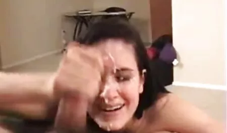 Curvy oliey film porno onlain gratis Meisje Wordt Geneukt Door se machine.