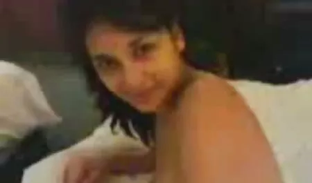 Russische pornocu femei mature student wordt geneukt voor geld.