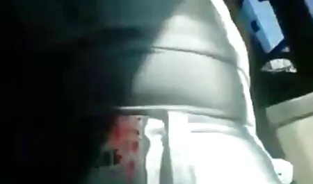 Hangend aan het plafond en een enorm poesje filme porno pentru telefonul mobil
