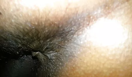 De mooie stiefmoeder overtuigde haar videoporno zoon om haar op te eten.
